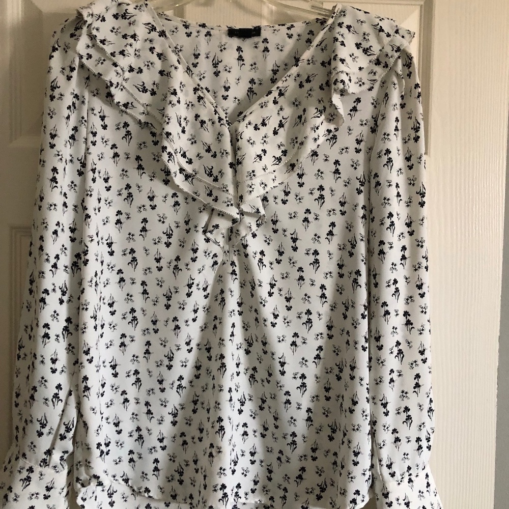 Ann Taylor cream/black floral patterned top